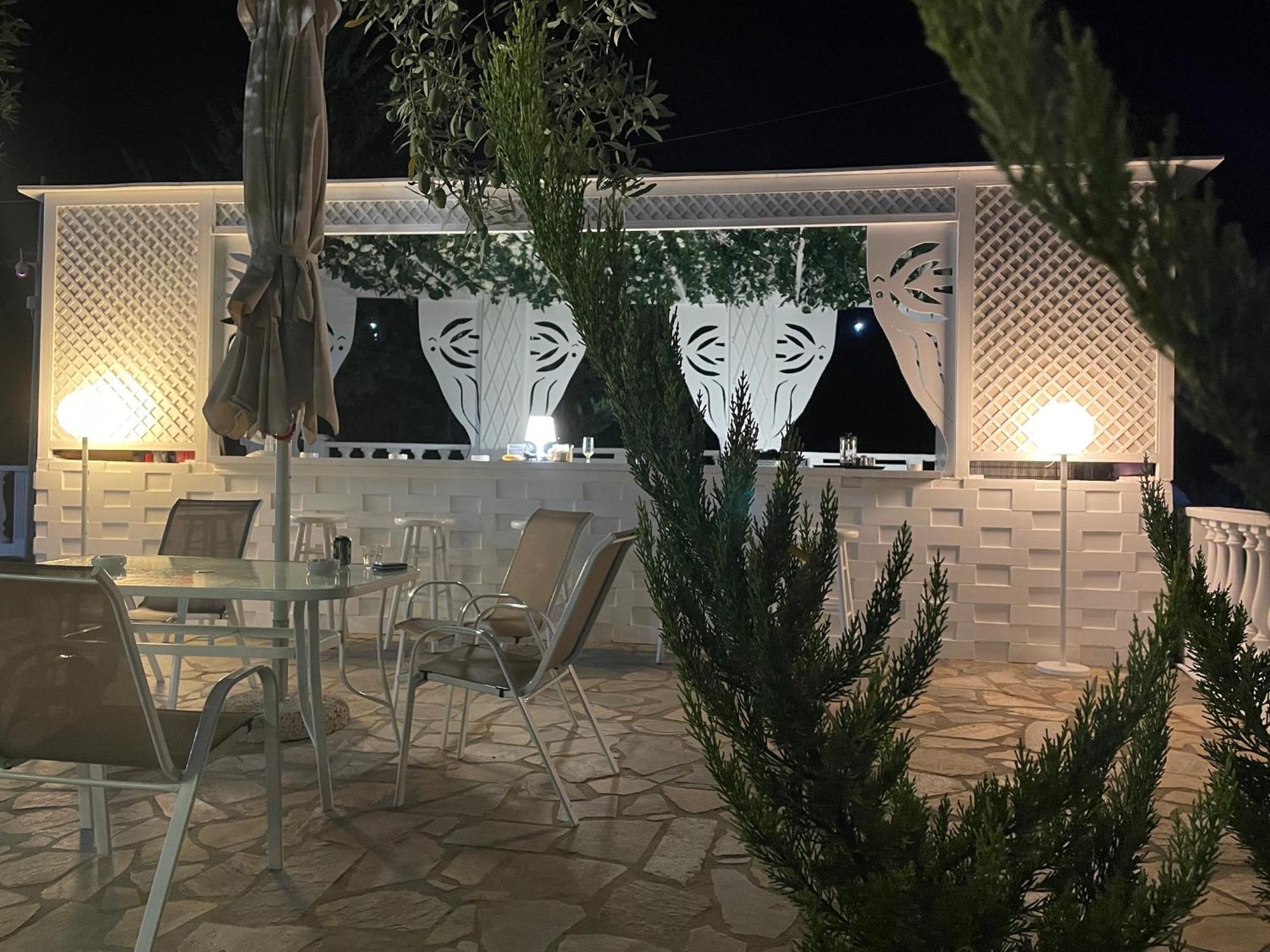 Hotel Valerios กริโอปียี ภายนอก รูปภาพ